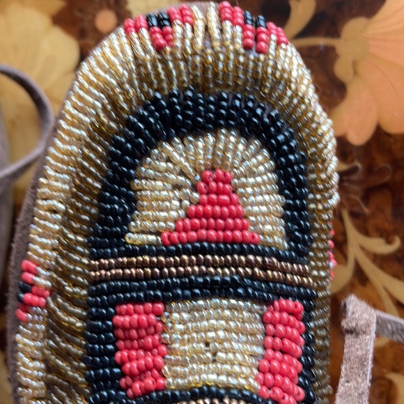 Brand New HOUSE OF HARLOW sz5/6 1960 Nicole Ritchie beaded moccasin slippers - Picture 2 of 7